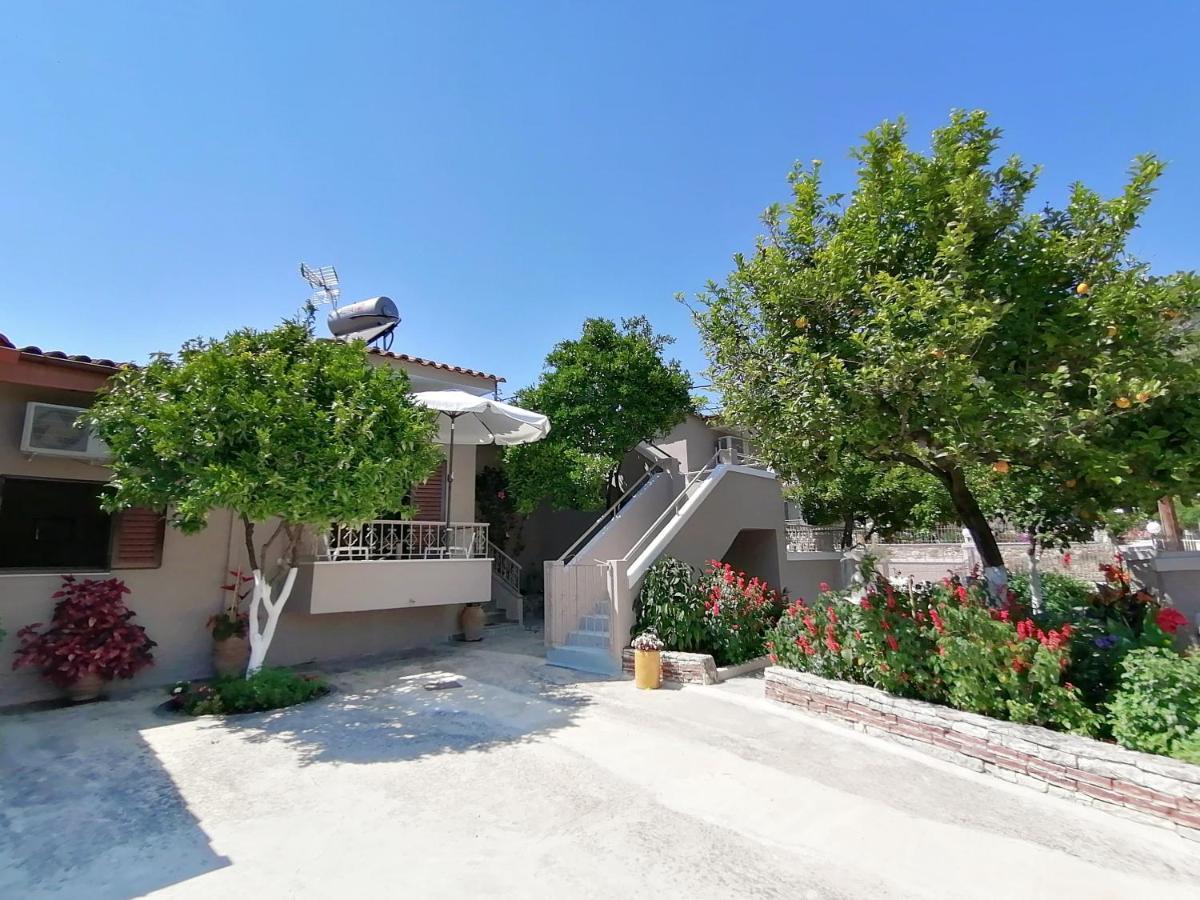Villa Nikolaou Parga Exterior photo